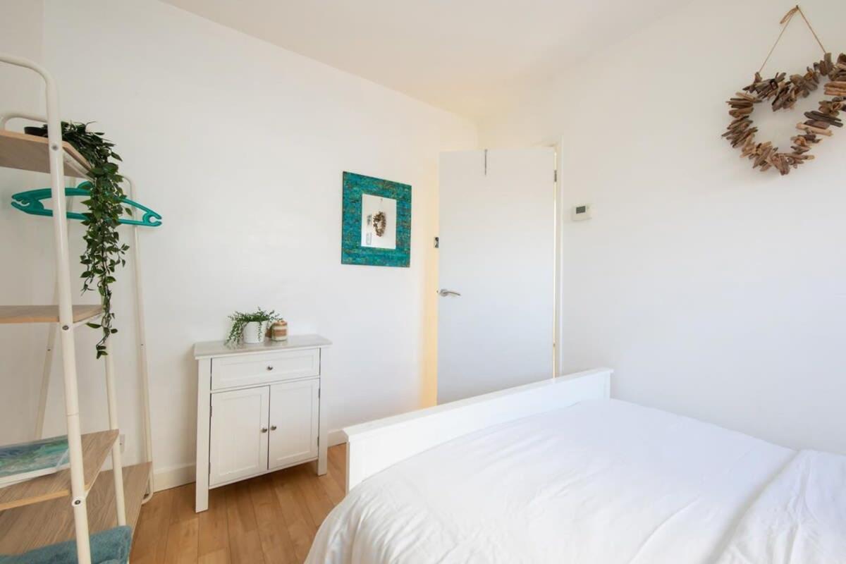Sunny & Modern Near The Beach & Village W Parking East Wittering Esterno foto
