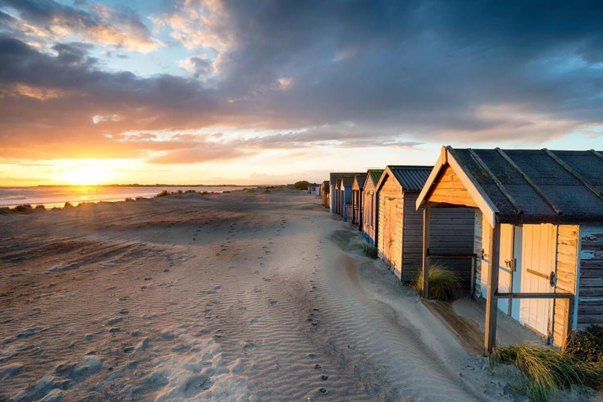 Sunny & Modern Near The Beach & Village W Parking East Wittering Esterno foto