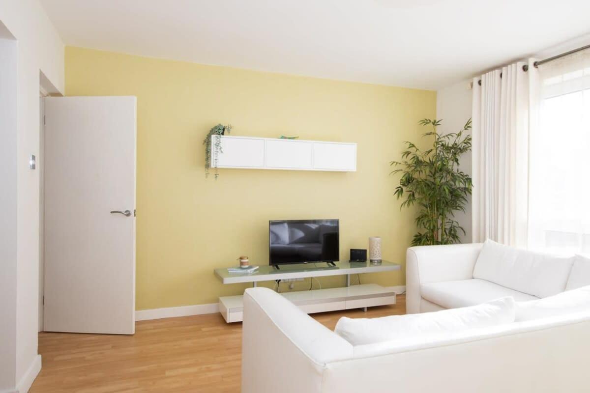 Sunny & Modern Near The Beach & Village W Parking East Wittering Esterno foto